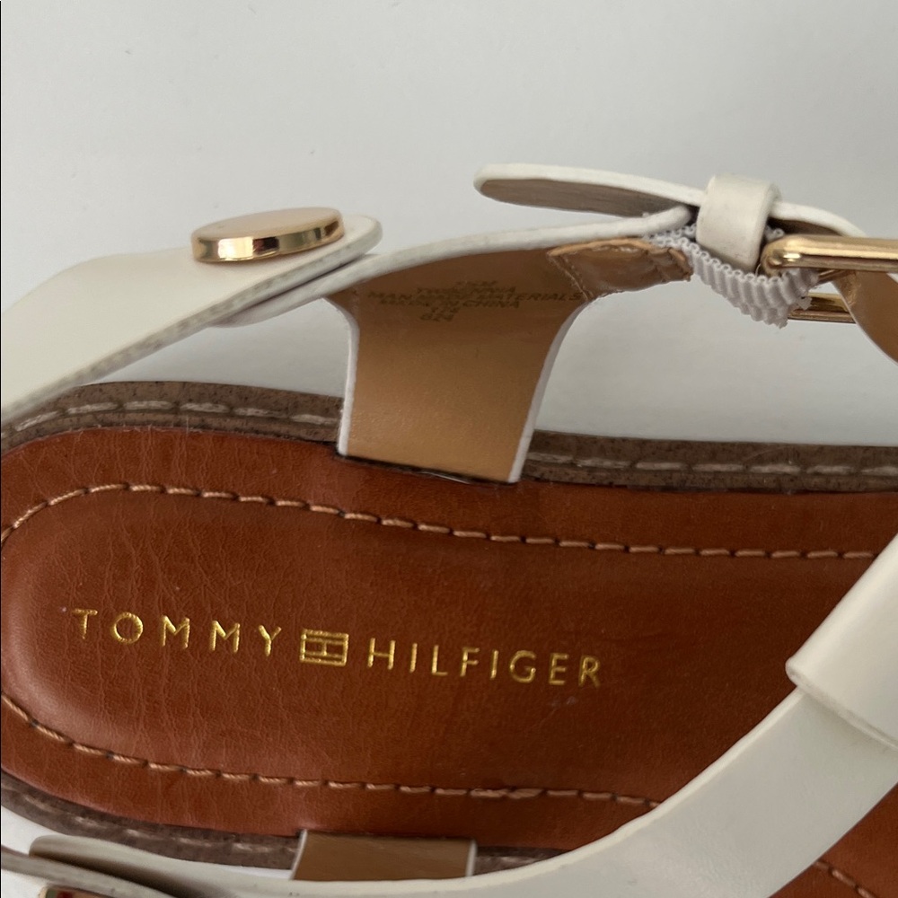 Tommy Hilfiger Bennie White and Brown Thong Flat Sandals - Picture 5 of 7